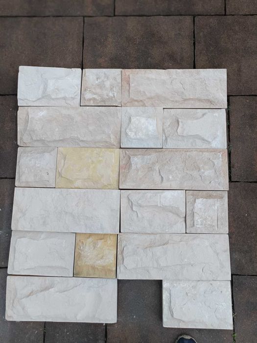 Piękny naturalny kamień elewacyjny.