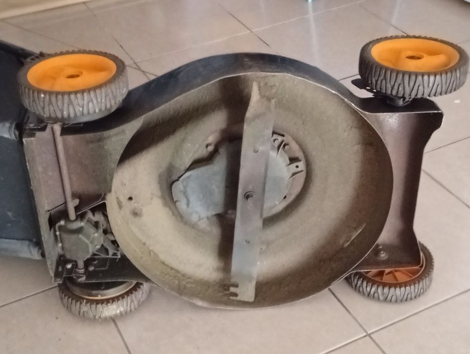 Corta relvas gasolina McCulloch