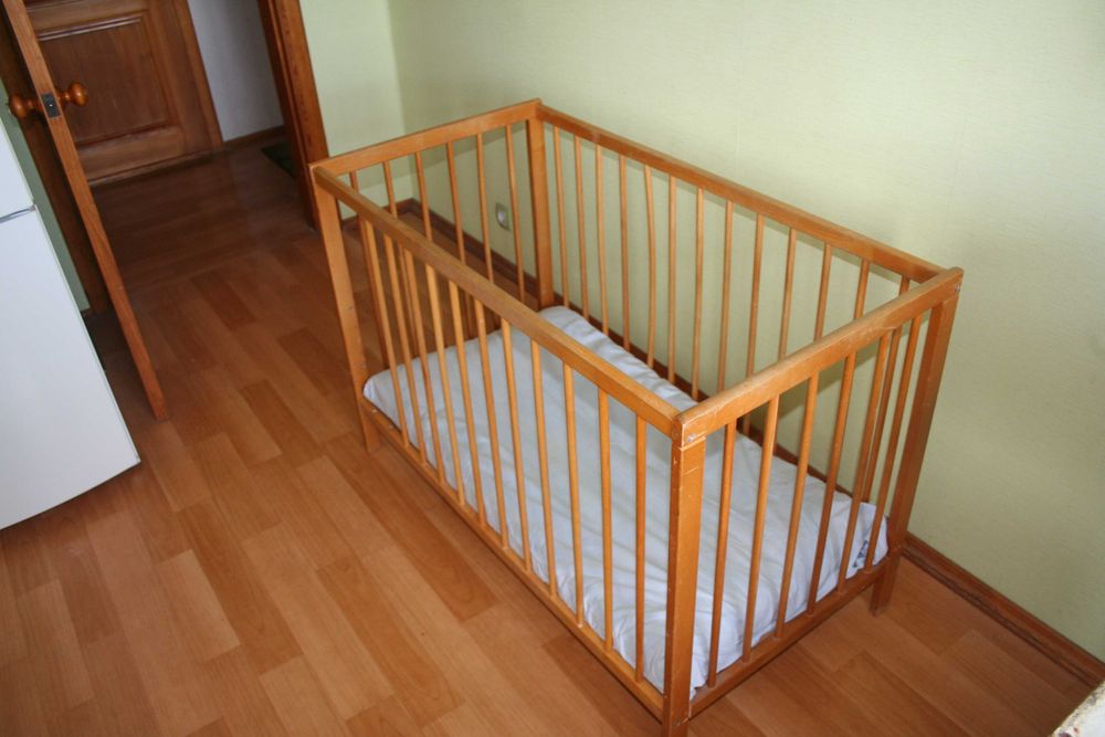 Ліжко дитяче дерев'яне