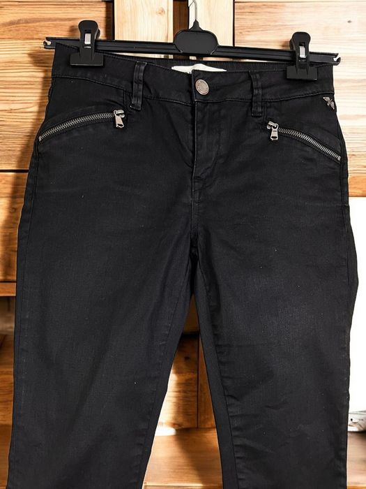 Mos Mosh Hai Zip Knickers Black roz. W28 damskie rybaczki