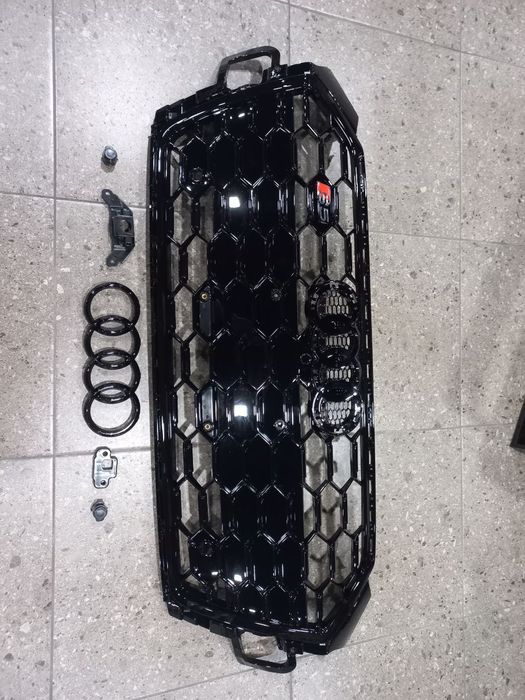 Решетка радиатора рестайлинг S5  Audi A5 F5 глянец