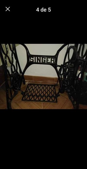 Máquina de costura SINGER ,cabeça e pedal em ferro.