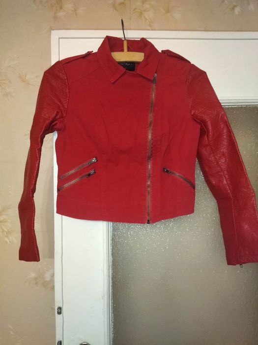 Віддам багато одягу на дівчину розмір XS