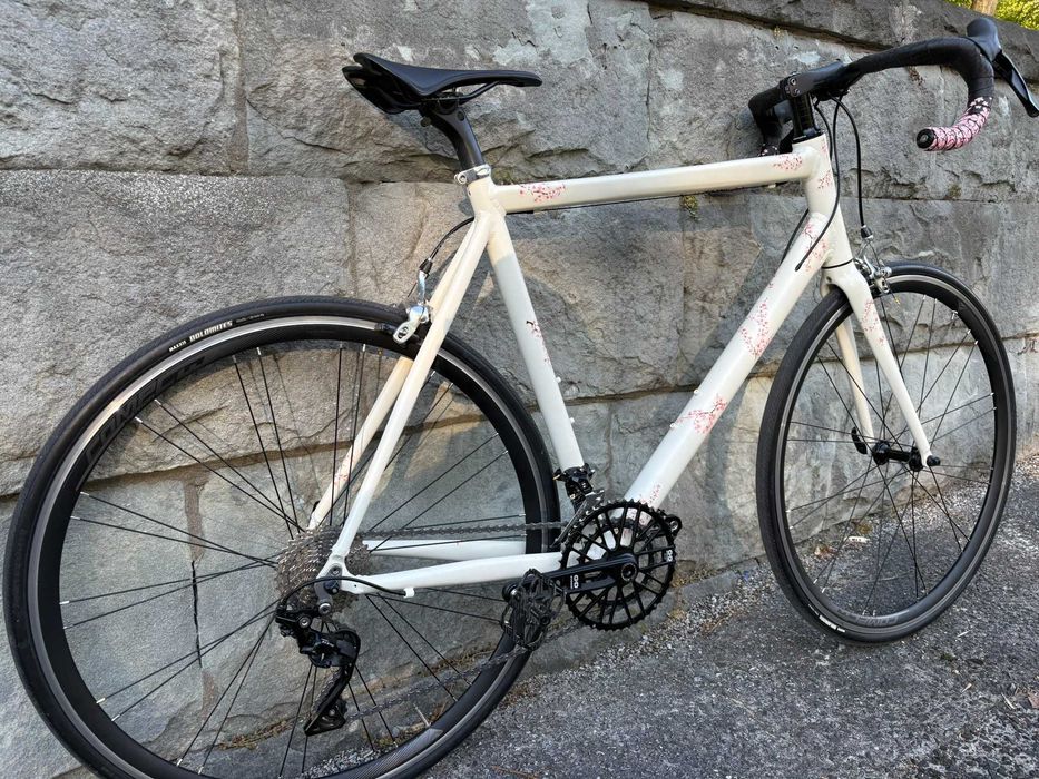 Rower szosowy Sensa na R105 & Ultegra