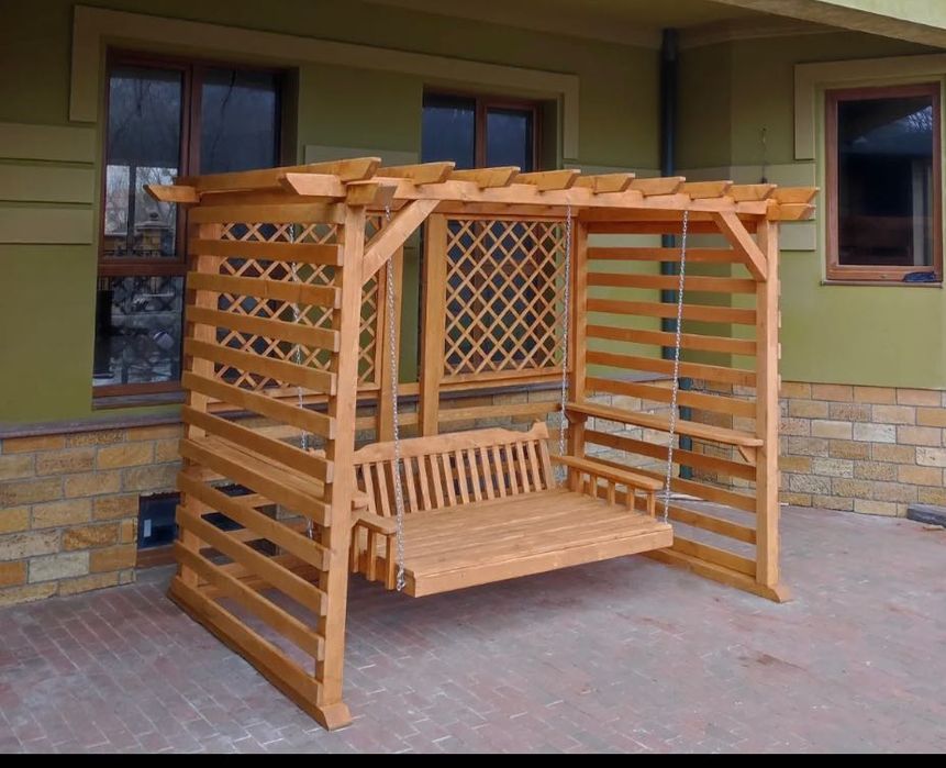 Альтанки ,  гойдалки.