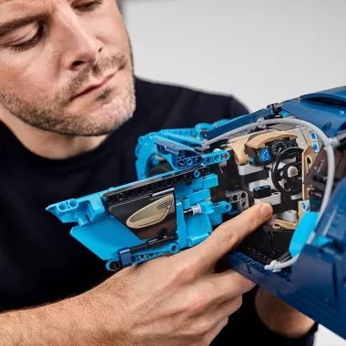 Конструктор LEGO Technic Bugatti Chiron Подарунок ЛЕГО Технік Бугатті