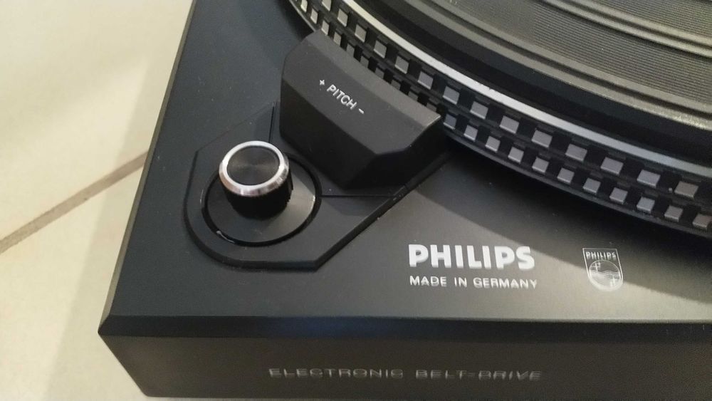 gramofon Philips electronic belt drive automatic 684