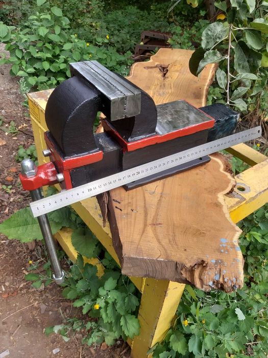 Тіски ударостійкі стальні