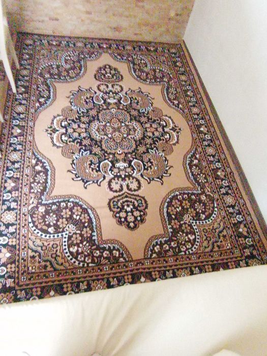 Кили на стіну а бо пол 320*220