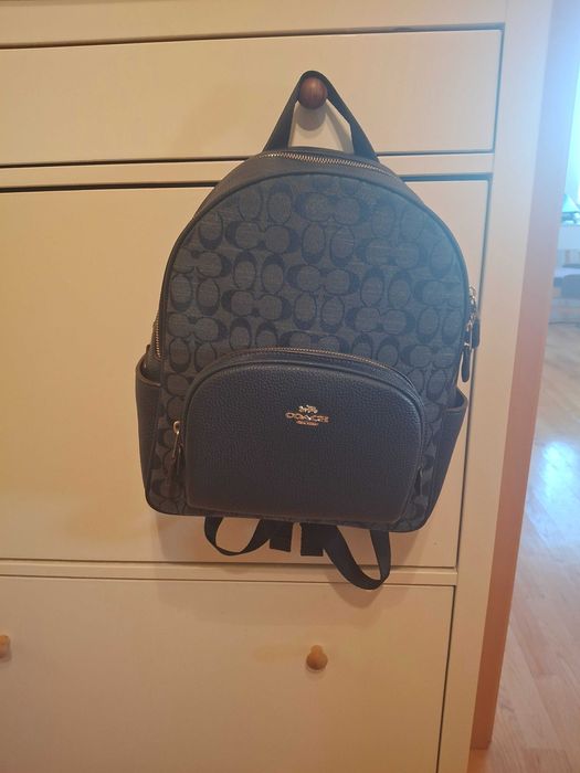 Granatowy plecak coach