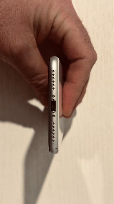 Iphone SE 2nd gen (2020) 64Gb White. Номер модели MX9T2FS/A