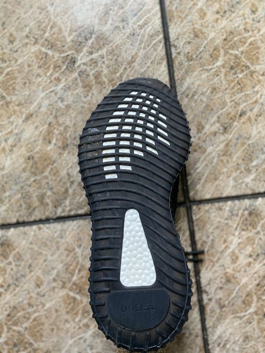 Adidas Yeezy Boost 350 V2 Preto – Original – Tamanho 40