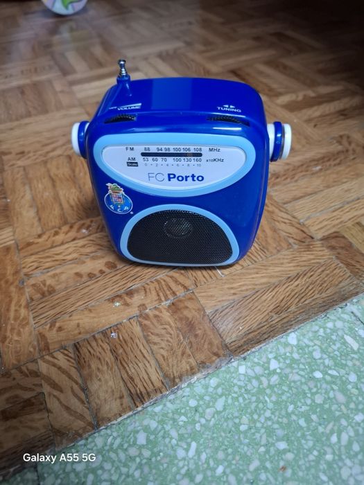 Rádio FCP a pilhas para ouvir a fm ou a am