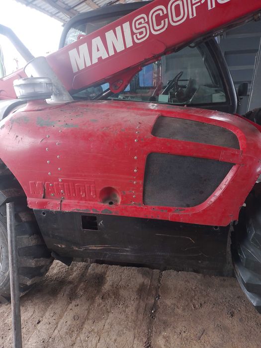 Капот маніту б.у в задовільному стані