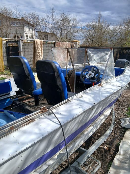 Продам лодку "Прогрес-2М" с 4х тактним мотором
