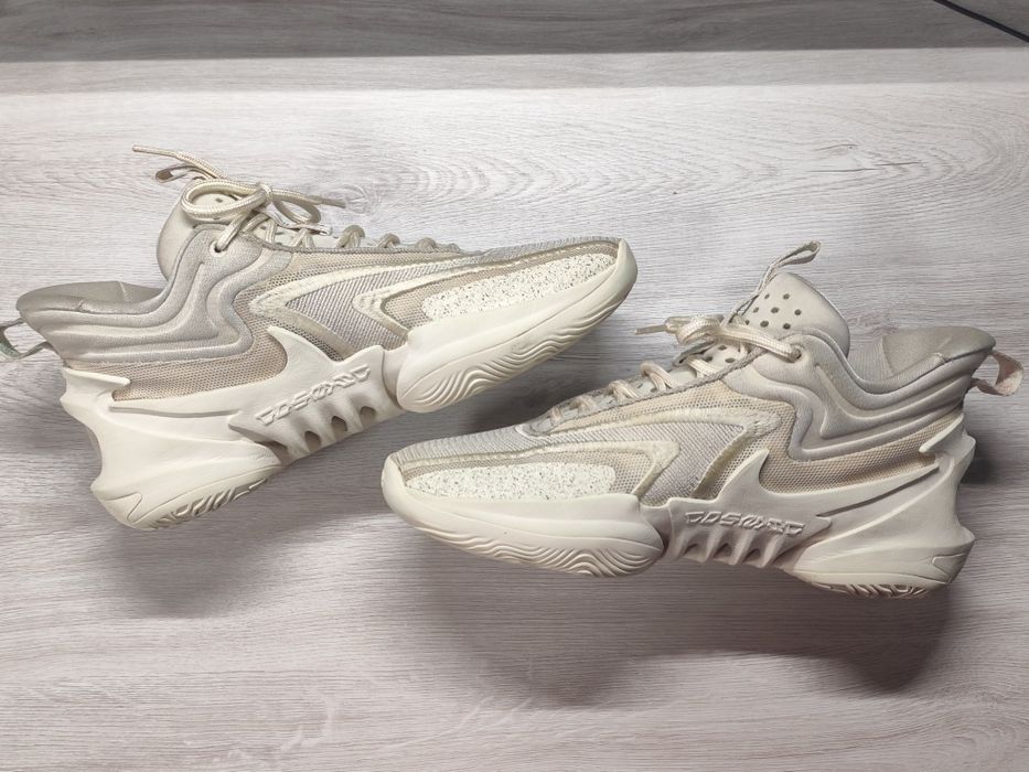 Nike cosmic unity 2