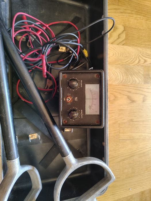 Трассоискатель для поиска поврежденя в кабеле EG-3000.