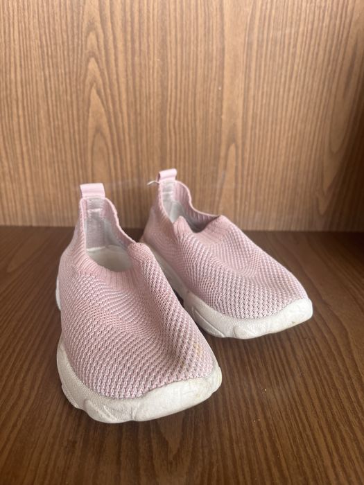 Легенькі кросівки 28 розмір