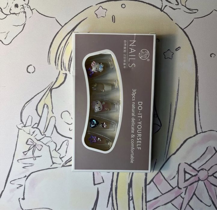 Накладні нігті з шармами Hello Kitty, My Melody