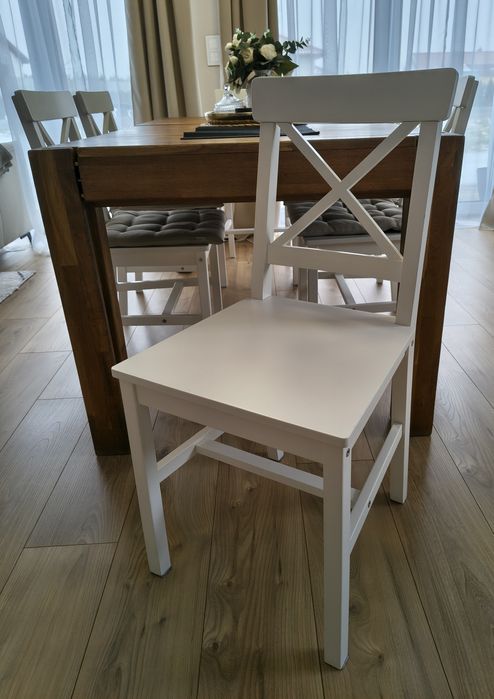 Białe Krzesła JYSK EJBY