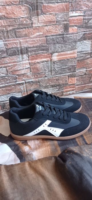Buty sportowe 39-25 cm