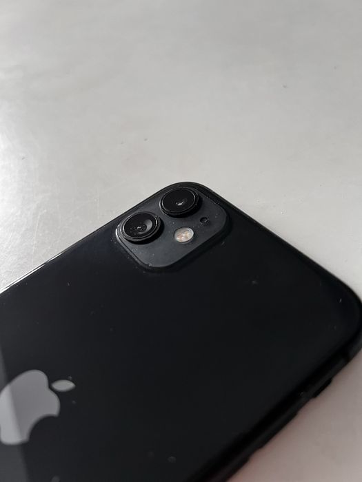 Iphone 11 в хорошому стані