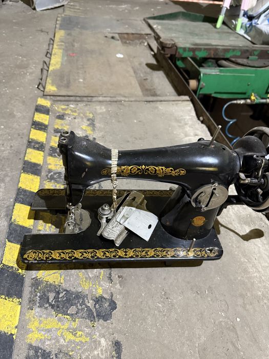 Швейна машинка УіМЗ