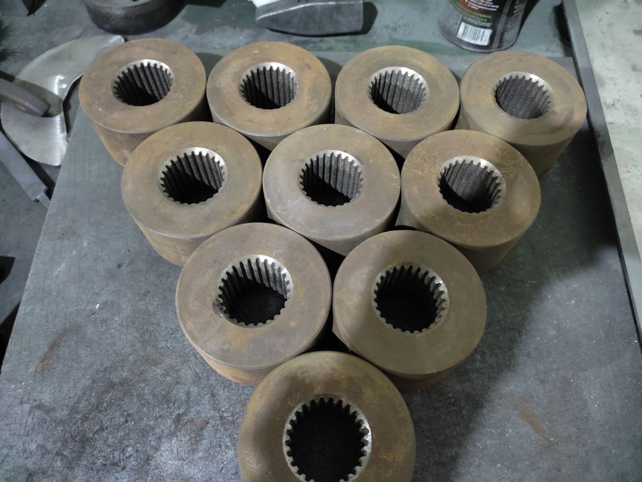 Шлицевая муфта на вертикальный и выгрузной шнек.