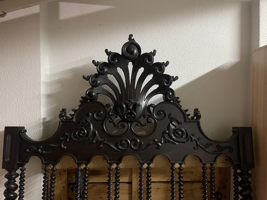 Cama de casal antiga de bilros