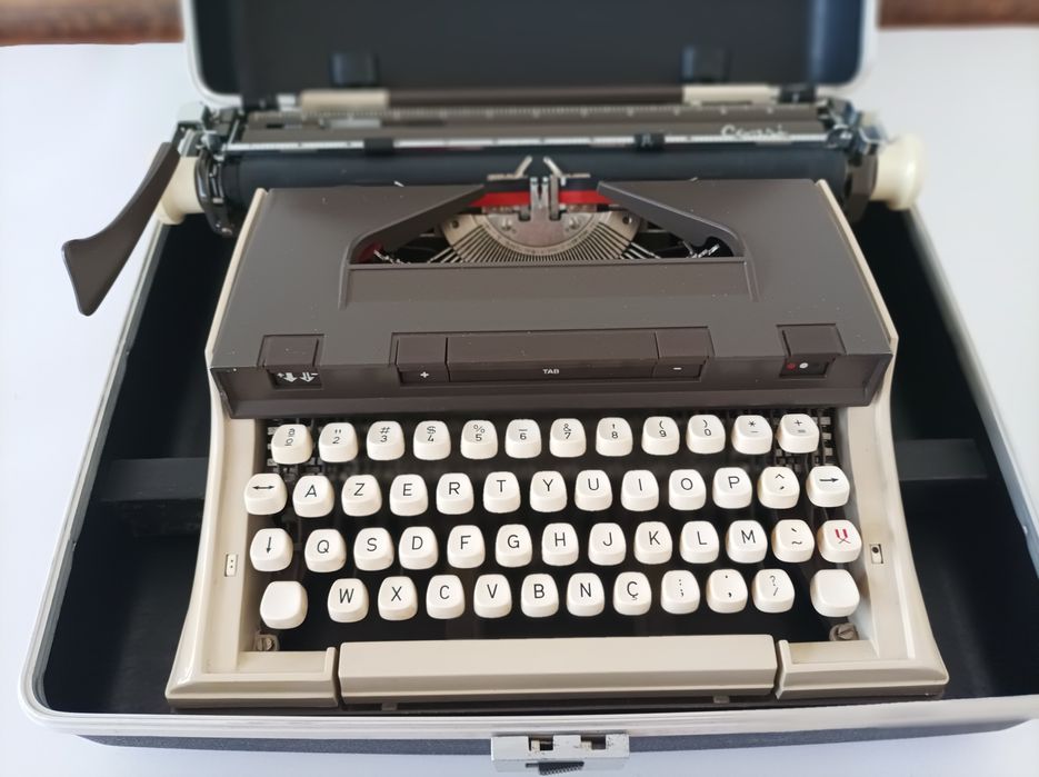 Máquina escrever Capri com mala