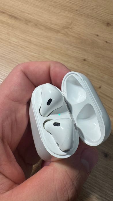 Apple AirPods 2 gen.