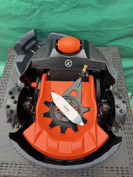 Robot Koszący BLACK+DECKER BCRMW122