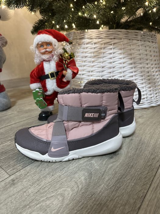 Зимові черевики для дівчинки Nike.34