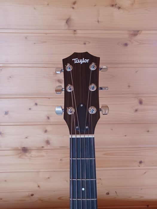 Taylor 110CE como nova com Gigbag