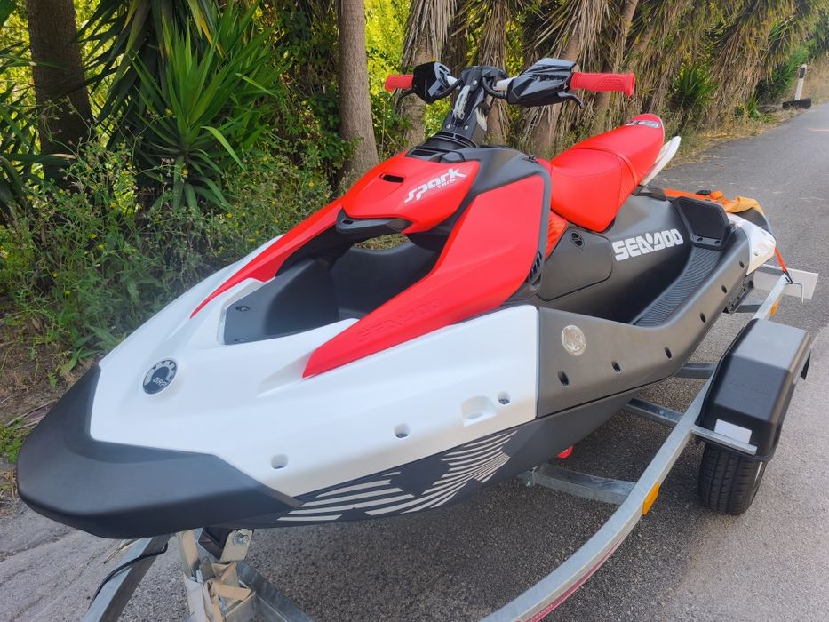 Seadoo spark trixx 3Up 06/2026 com reboque