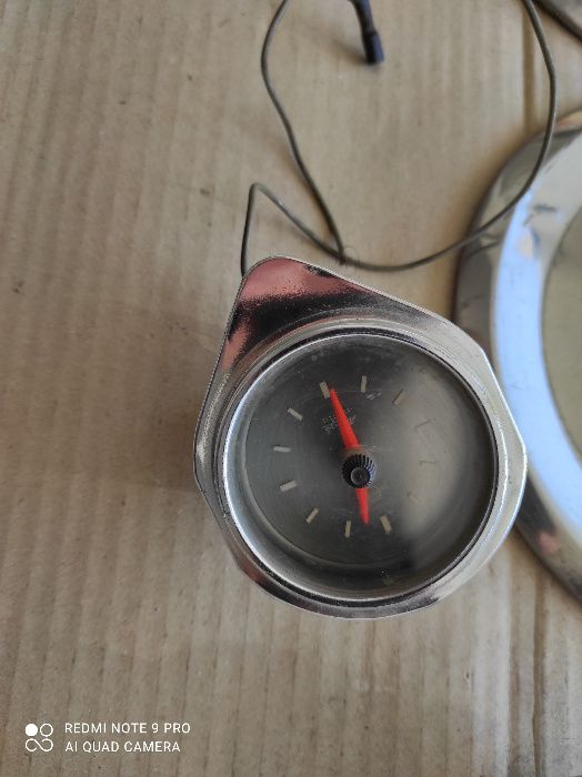 Diverdo material antigo (Tampões e espelhos relógio 6V)