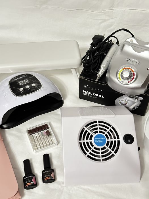 Набір для манікюру + 2 гель лаки в подарунок