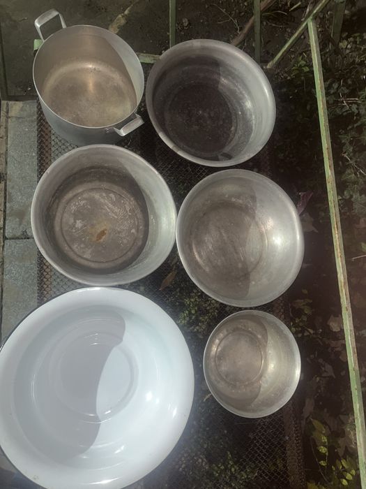 Таз, миска, кастрюля алюминиевая и эмалированная