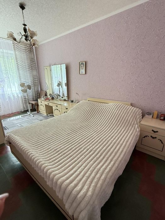 ПРОДАЮ простора 2к квартира КОСІОРА Богдана Хмельницького ГАЗ!