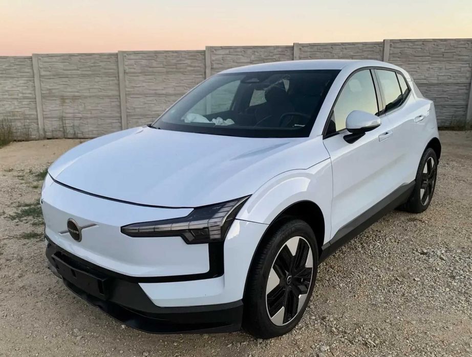 Volvo EX30 2024 Бампер передній задній Розборка