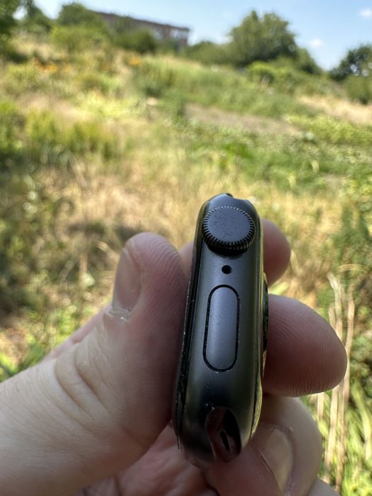 Годинник цифровой apple watch se