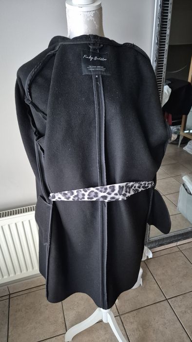 Płaszcz wiosenny z kapturem