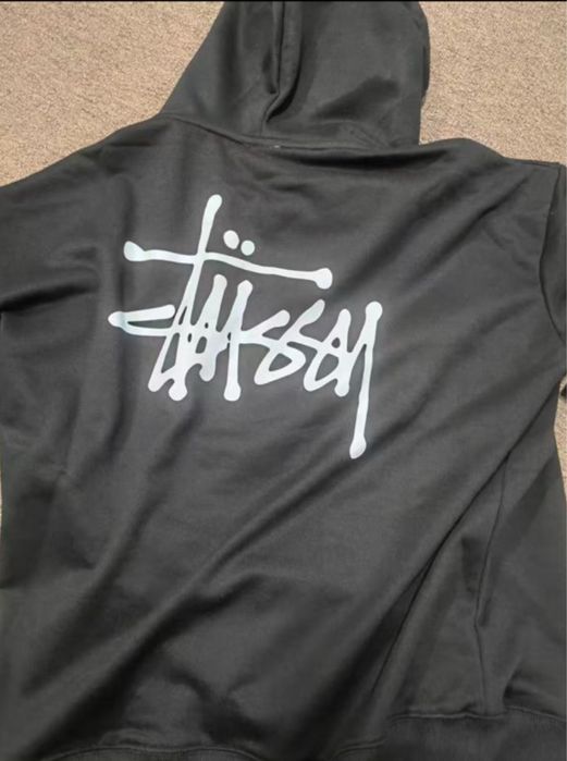 Casaco marca Stussy