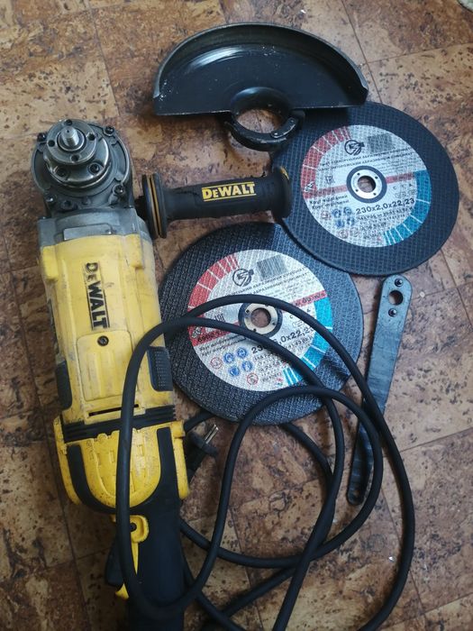 Болгарка   Dewalt