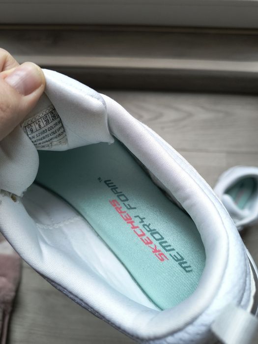 Buty białe damskie Skechers 39