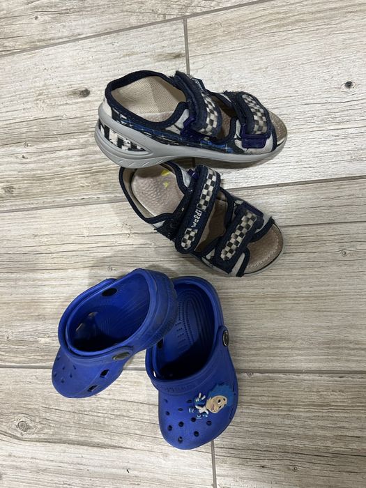 Продам взуття на хлопчика 22 розмір