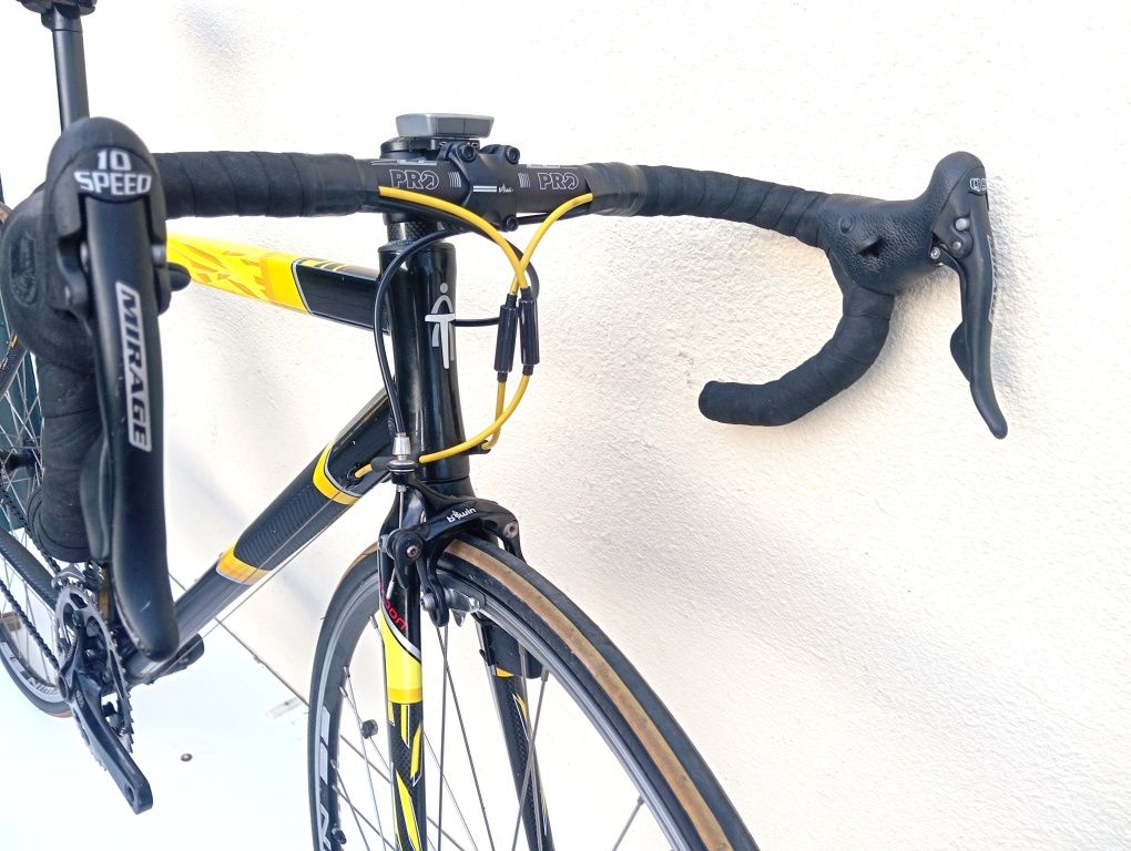 J bikes usadas ok Btwin HC 10v. carbono Aluminio M Alverca Do Ribatejo E Sobralinho OLX.pt