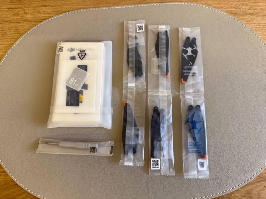 Dron DJI mini 4 PRO Fly More Combo