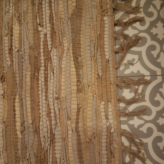 Tapete  com franjas beje e cinza - NOVO