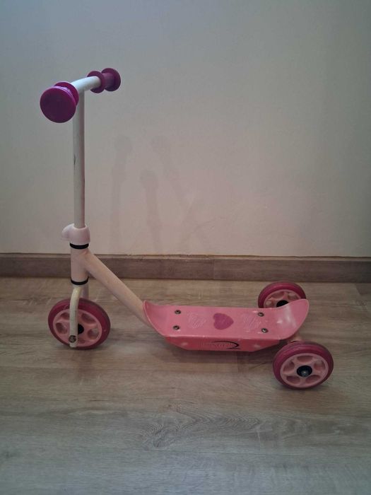 Vende-se Trotinete Infantil Menina